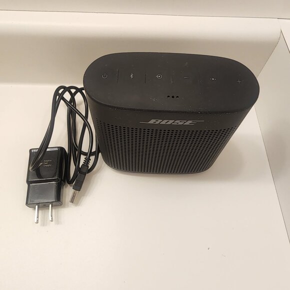 1X Bose Soundlink Color II Portable Bluetooth Speaker Splashproof with accessori - Picture 3 of 7